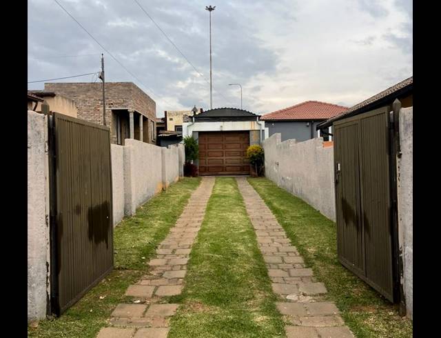 3 BEDROOM HOUSE FOR SALE IN EMDENI
